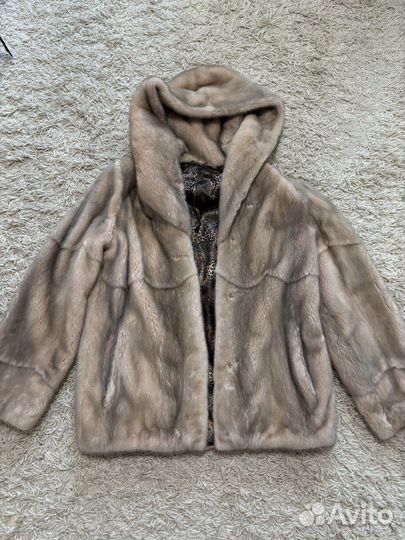 Норковая светлая шуба на морозы