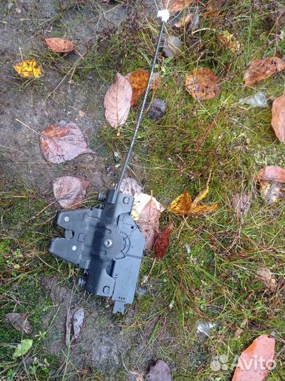 Замок багажника 8196401 бмв е 46