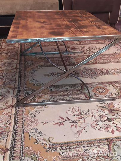 Журнальный столик