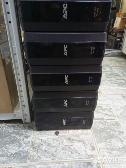 APC Back-UPS Pro 900 (АКБ новые)