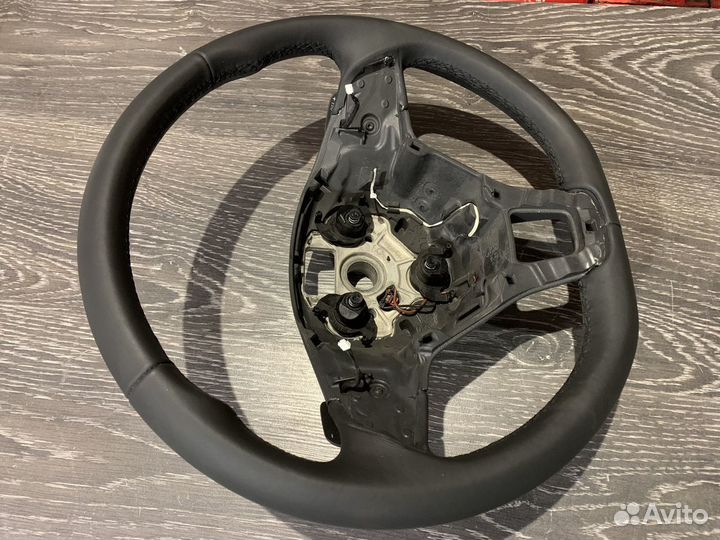 Руль VW с подогревом и лепестками Tiguan ll