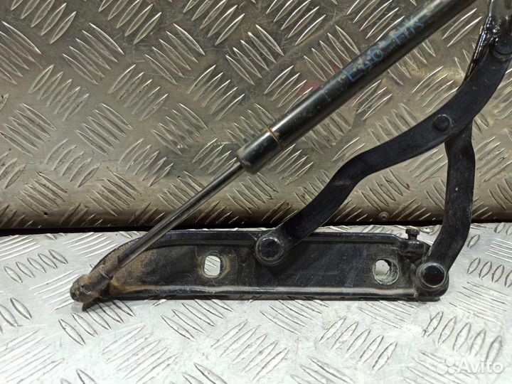 Петля крышки багажника BMW 3 E46 (98-05) L б/у (арт. 41627001559)