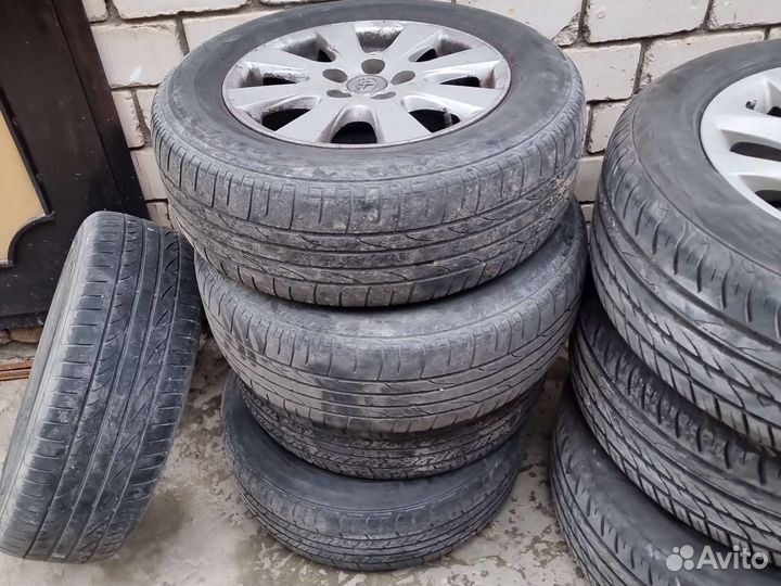 Bridgestone Dueler H/P 215/60 R16 27L