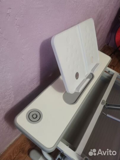 Детский, растущий стол и стул