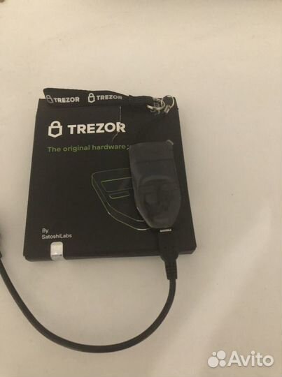 Холодный кошелек trezor