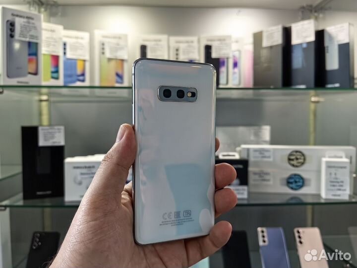 Samsung Galaxy S10e, 6/128 ГБ