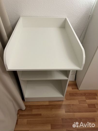 Пеленальный стол