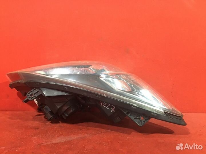 Фара правая Kia Ceed хетчбэк G4FA 1.4L 1396