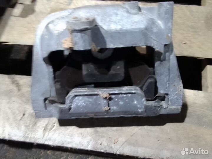 Ауди а 3 подушка двигатель 1K0199262AM