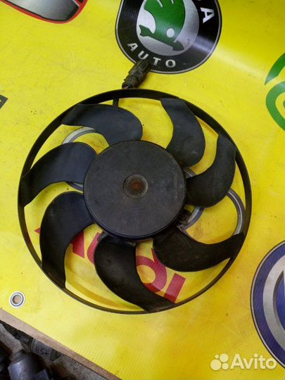 Вентилятор радиатора передний Audi A3 хетчбек 4
