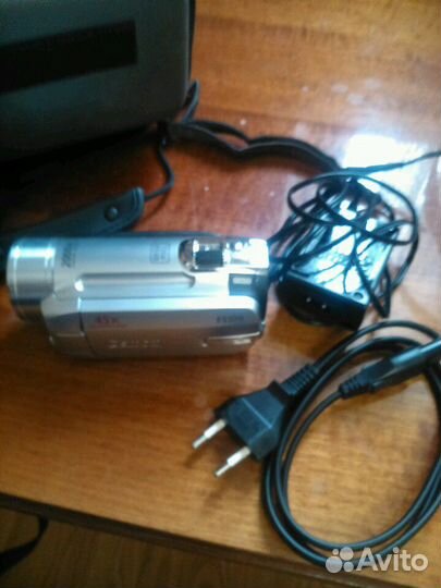 Кинокамера canon FS 100 новая