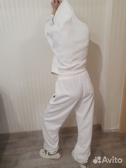 Спортивный костюм женский