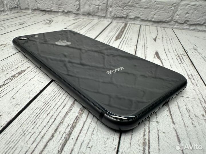 iPhone 8, 64 ГБ