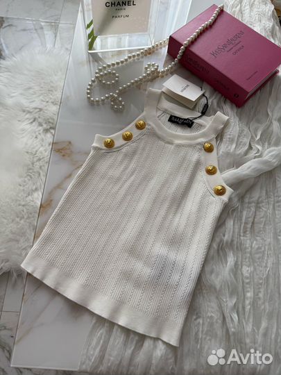 Трендовый топ Balmain