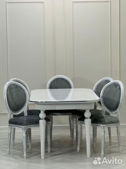 Комплект стол и стулья.Оплата при получении