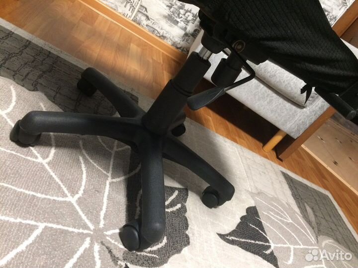 Компьютерное кресло