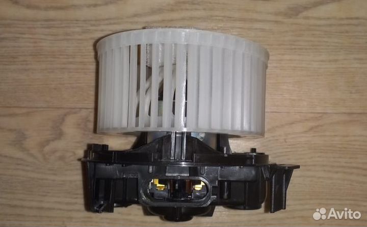 Мотор отопителя салона renault Sandero 2008