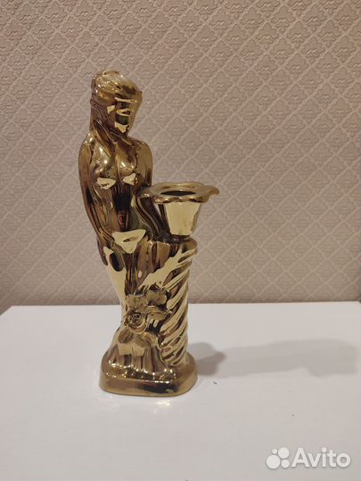 Статуэтка подсвечник