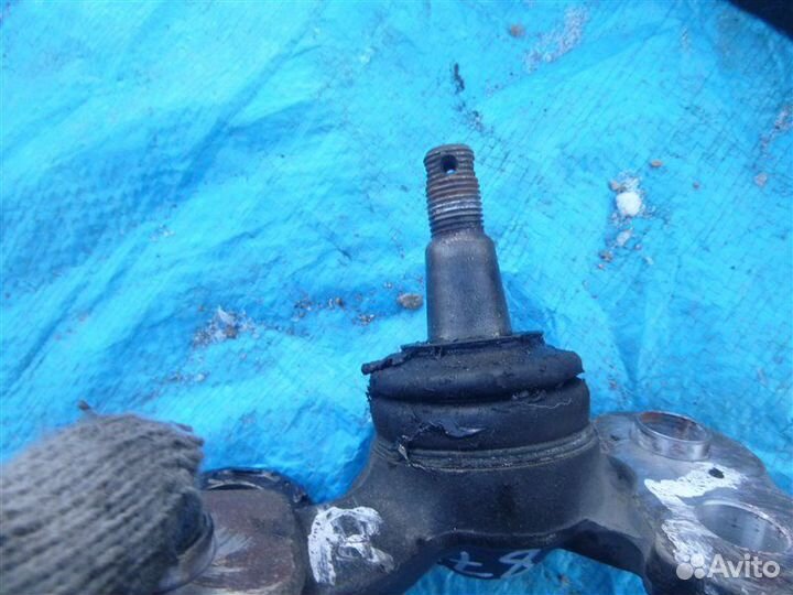 Шаровая опора передняя правая Lexus Ls600 UVF45