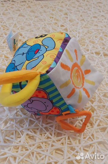 Детские развивающие игрушки и погремушки 0+