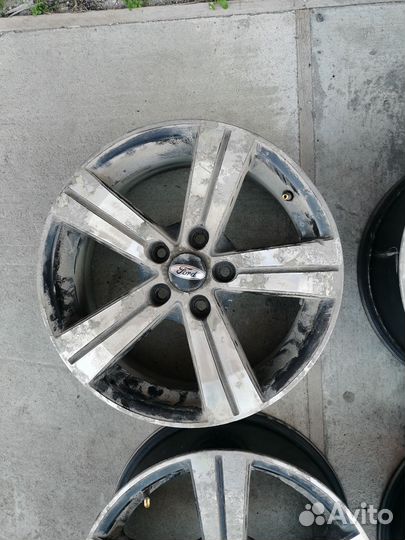На Ford-Volvo-Peugeot R16 5х108