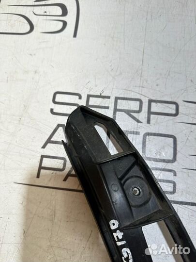 Крепление бампера заднее правое Opel Insignia G09