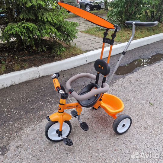 Трехколесный велосипед с родительской ручкой