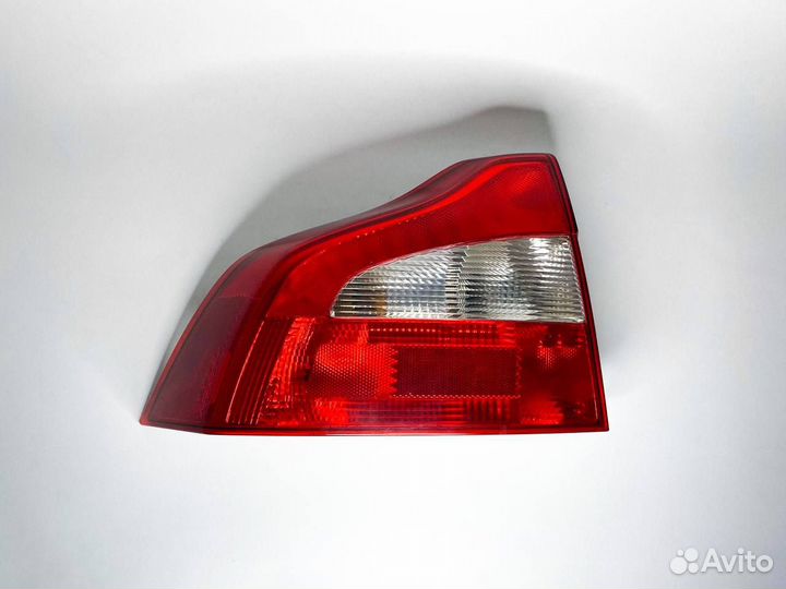 Фонарь задний левый Volvo S80