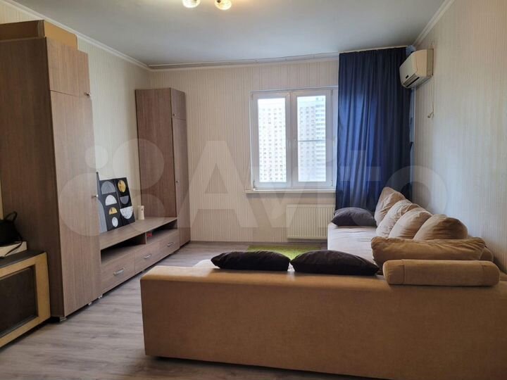 2-к. квартира, 70 м², 8/18 эт.