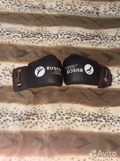 Боксерские перчатки
