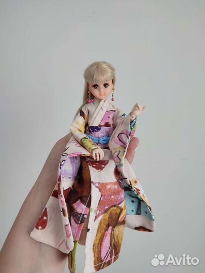 Флора Takara на теле azone