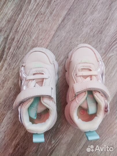 Кроссовки 19 р для девочки детские