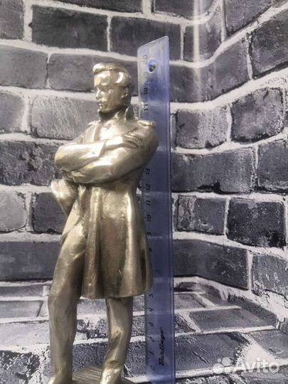 Статуэтка Лермонтов