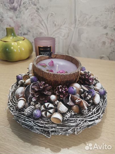 Подсвечник в кокосе