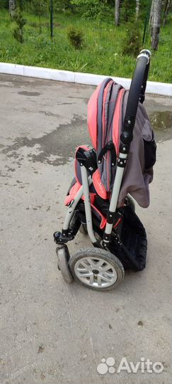 Прогулочная коляска