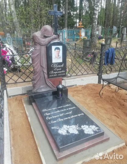 Памятники гранитные. Изготовление. Благоустройство