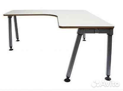 Стол угловой Herman Miller Sense Corner 1500x1500