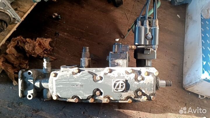 Механизм выбора передач ZF 16S