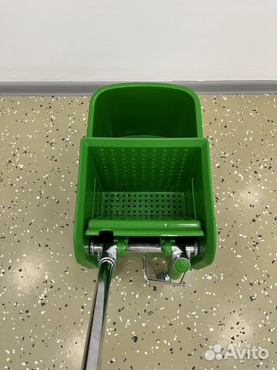 Ведро на колесах с отжимом 20л