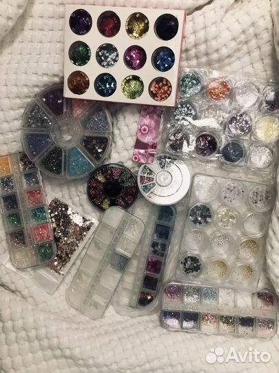 Блестки, втирки для маникюра