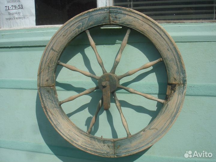 Старинное колесо от прялки