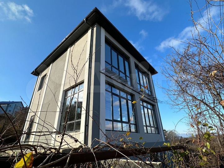 Дом 187 м² на участке 7 сот.