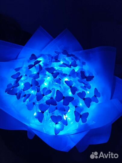 Светящийся букет из бабочек