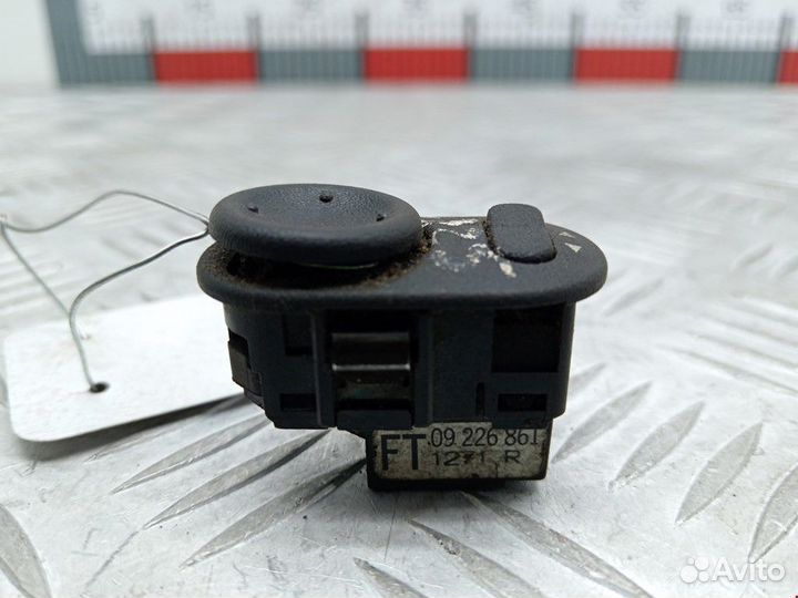 Кнопка (выключатель) Opel Astra G 2003 9226863