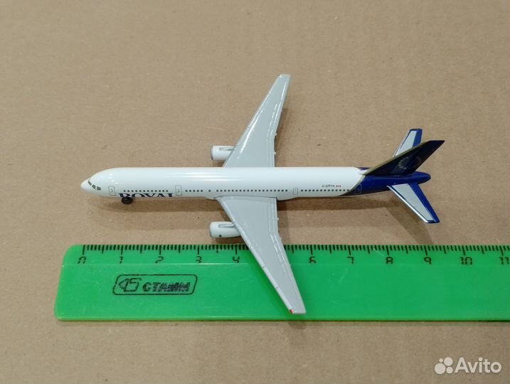 Boeing 757-200. Royal