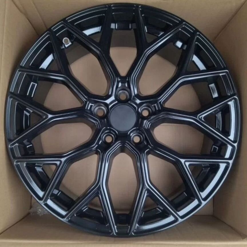 Литые диски Vossen HF2 6.5×R18 5×108