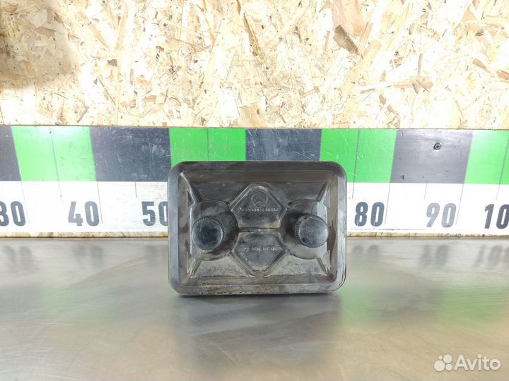 Крышка блока предохранителей E 123