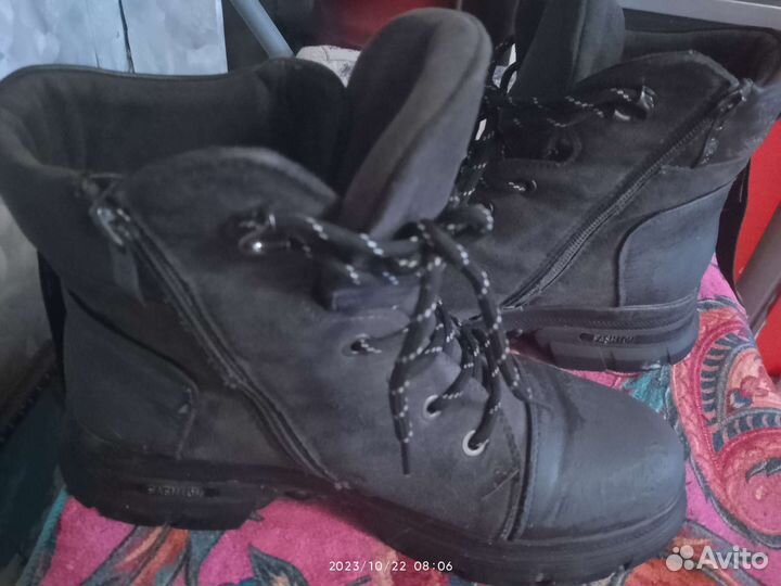 Ботинки женские зимние 39 размера бу