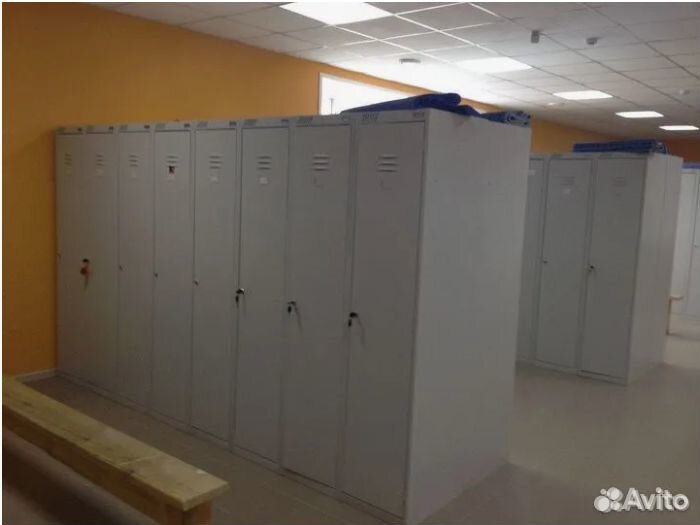 Шкаф металлический для раздевалок