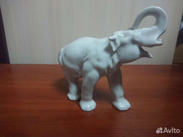 Статуэтка слон